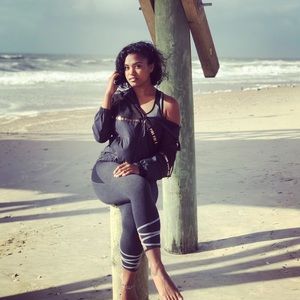 Meet your Posher, Derricka